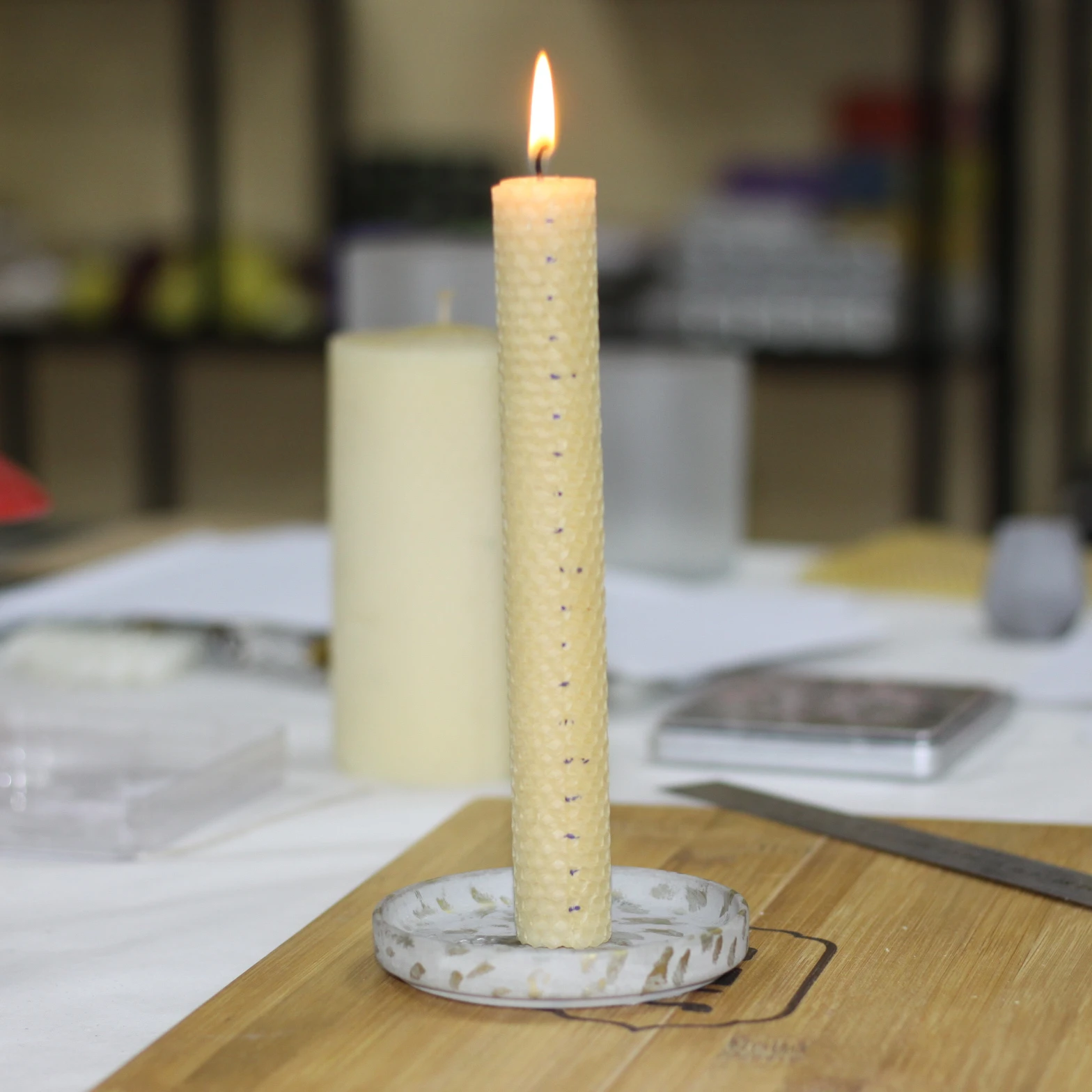 
100% Wholesale Handmade Natural Bees Wax Beeswax Pilar 