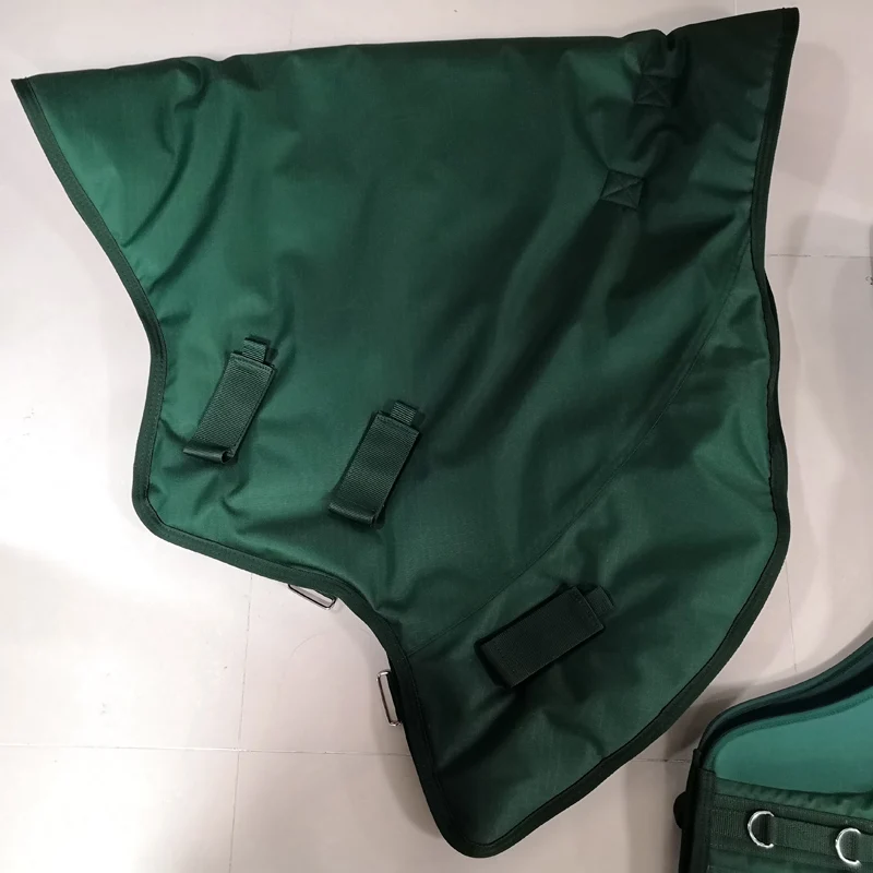 Ковер для верховой езды с отсоединяемым горлышком