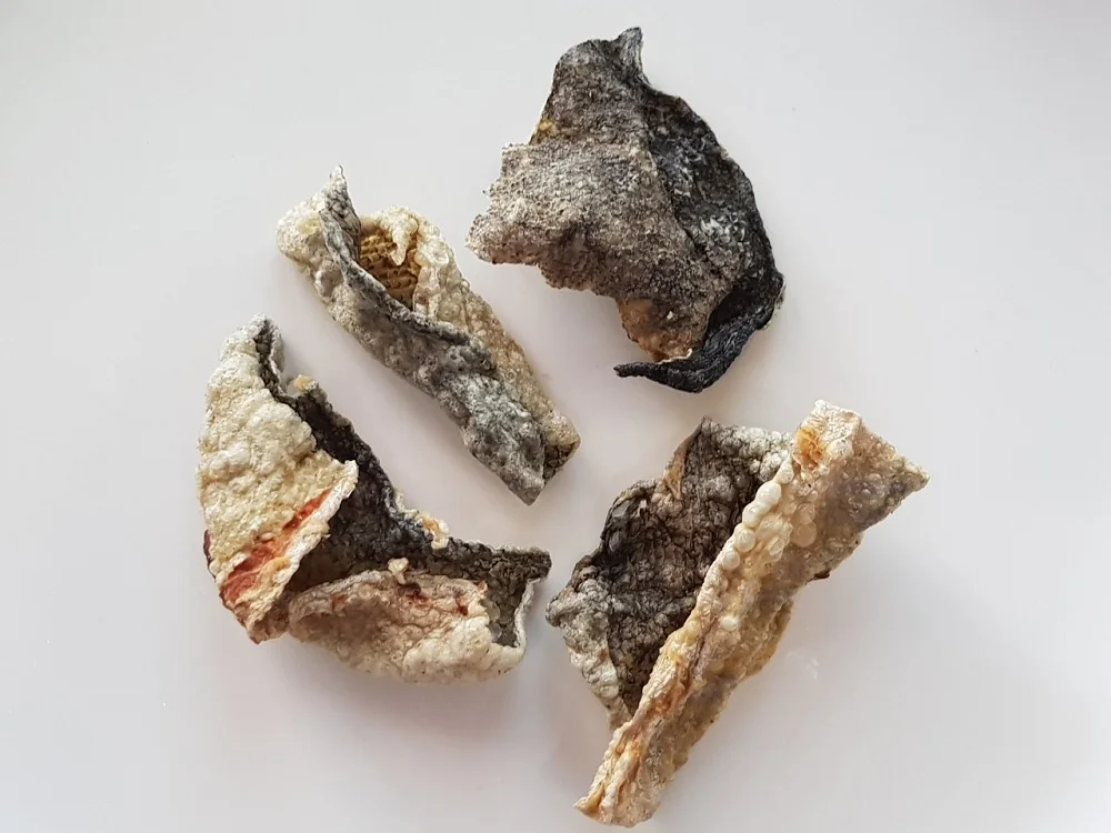 Питательная рыба закуска с ароматом Тома Ням Ароматизированная низким содержанием жира острая настоящая хрустящая кожа трески от Hola из Таиланда