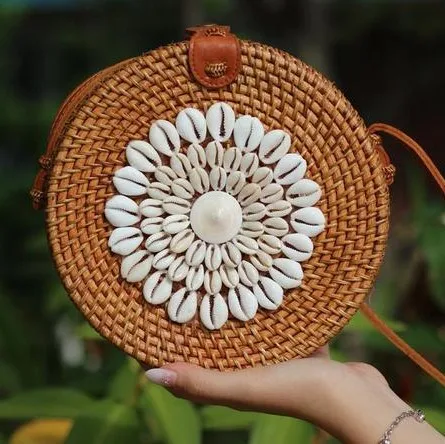 Wholesale cheapest natural rattan bag with shell summer must have from Vietnam