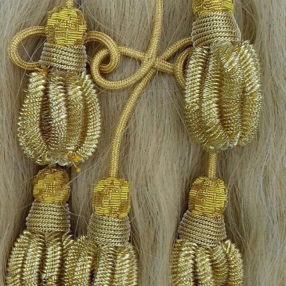 CLAN THE  GATHERING Long Horse Hair Sporran With Brass Cattle 6 Teasels Metal Badge Sporran Bag