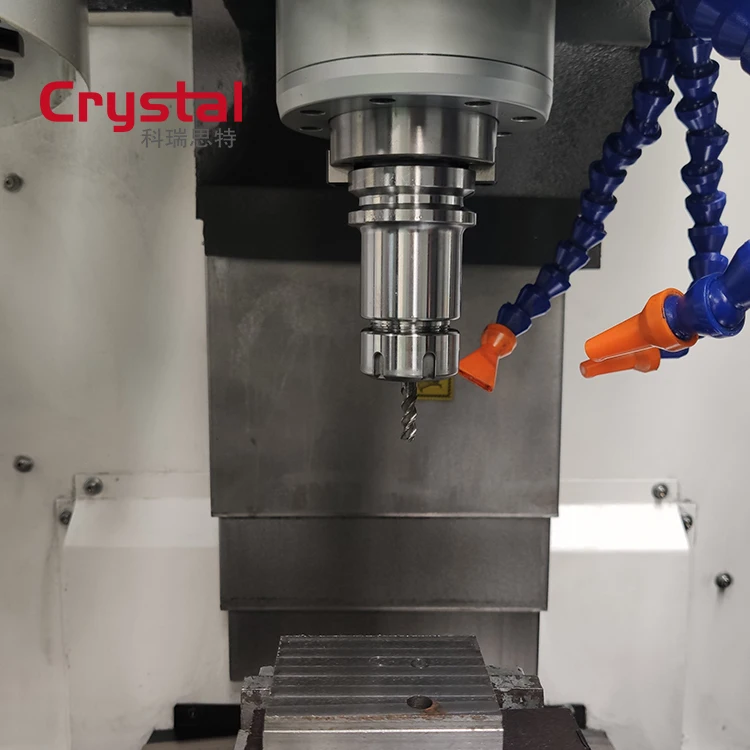 Фрезерный станок с ЧПУ с автоматическим сменным инструментом VMC7032