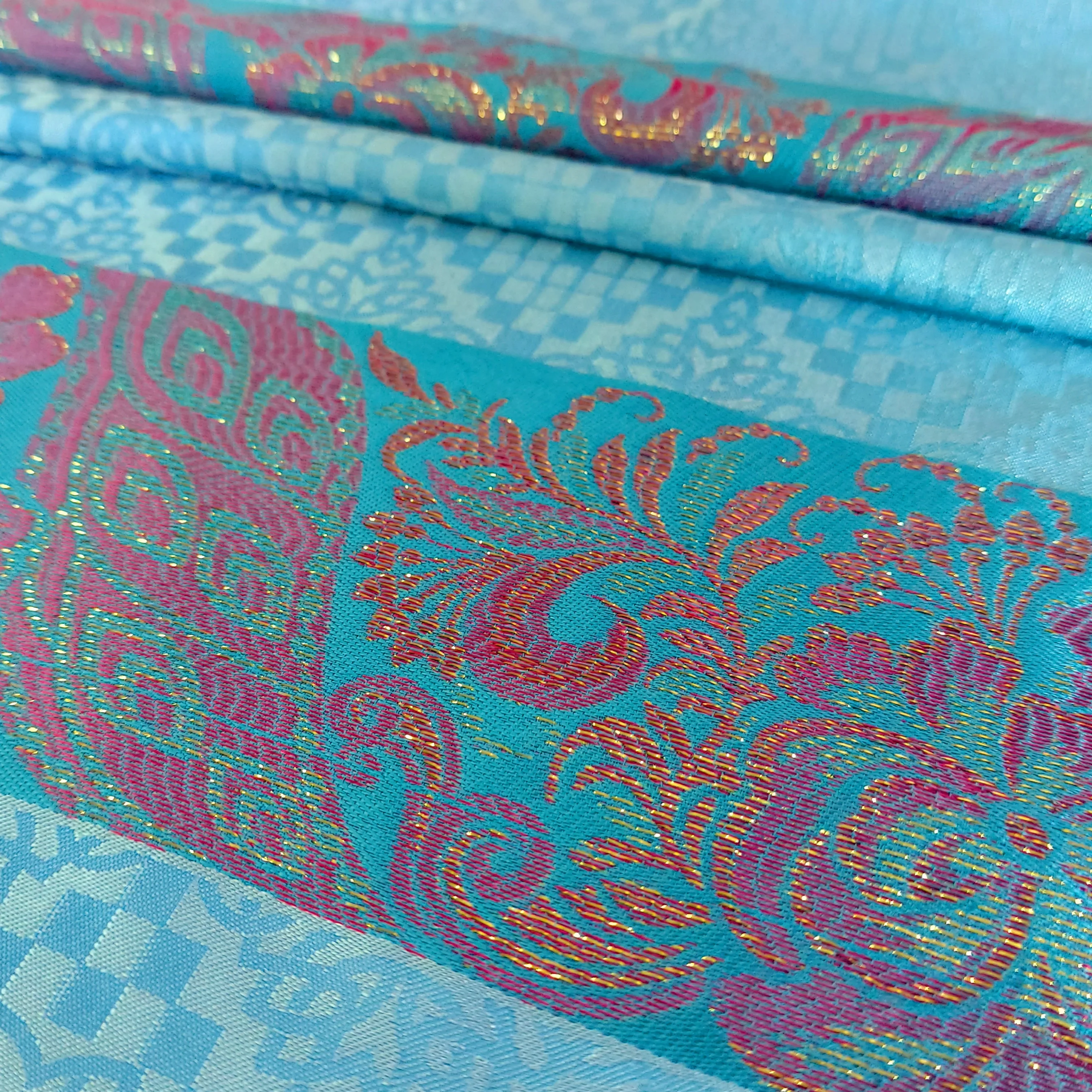 Wholesale Price Jacquard Satin Fabric With Metallic Batik Floral Motifs For Women Long Dress Balochi Kaftan Longyi Balochi K187B