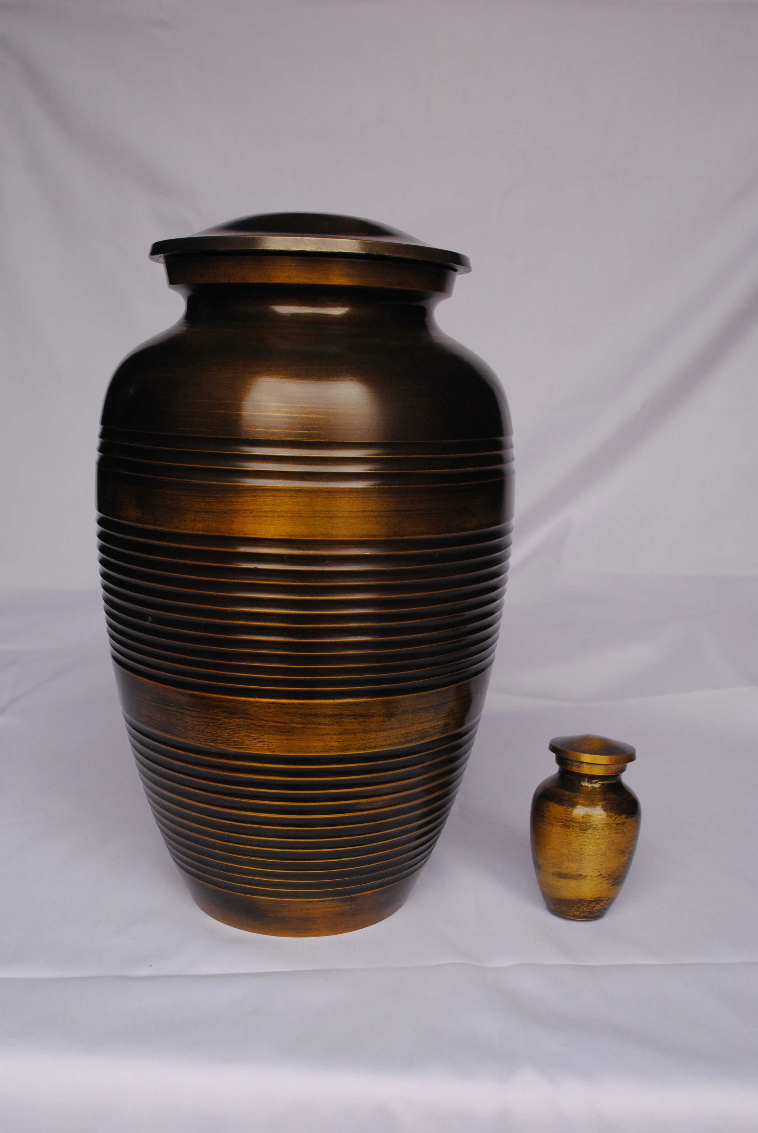 Good Manufacturer and exporter from India Cremation urn for Human Ashes wholesale Brass metal cremation urn