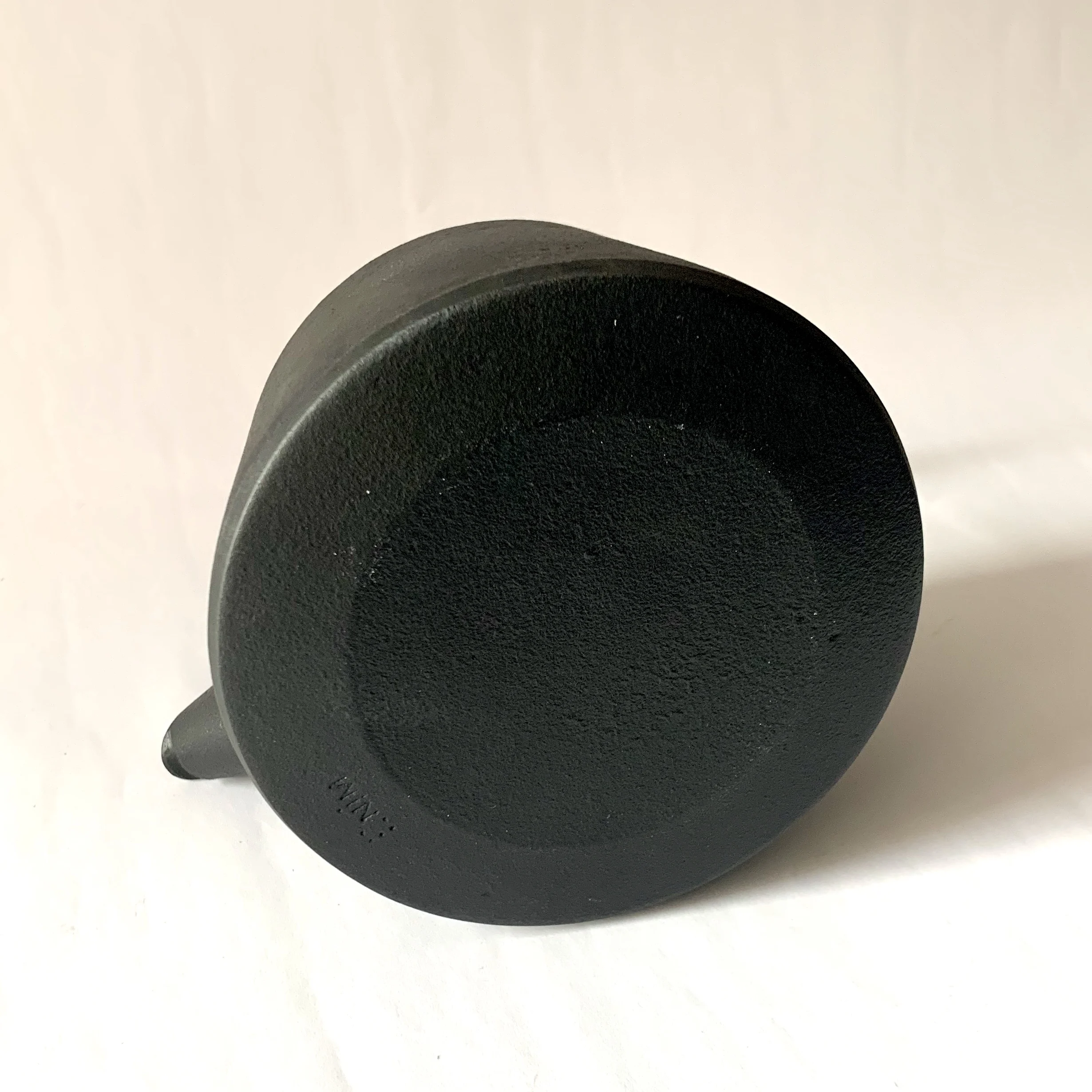 tetu Cast Iron Teapot designed by Makoto Koizumi drip free spout Nanbu Tekki made in Japan