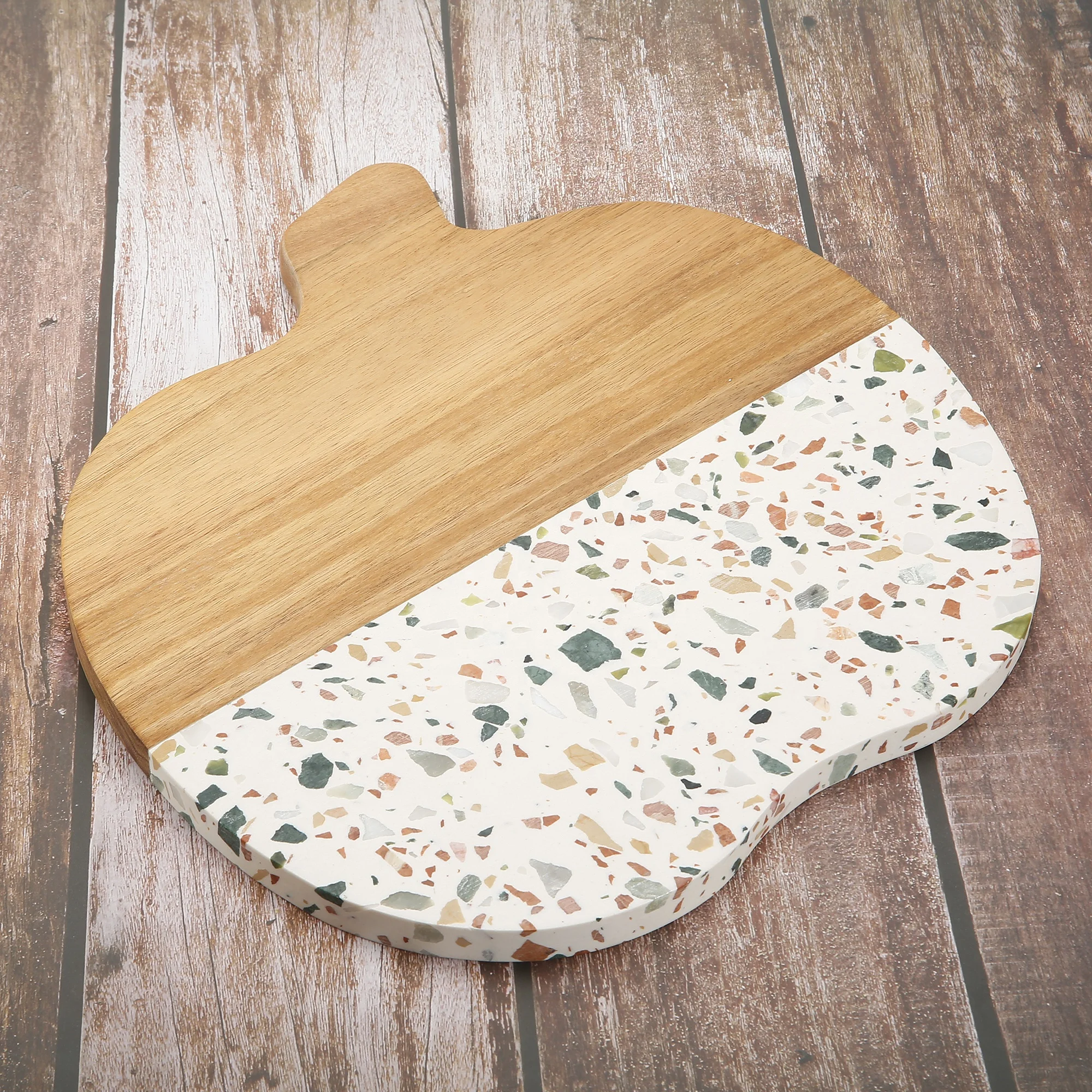 Unbelievable Thick Hard Wooden Apple Shaped Cutting Board for Cooking