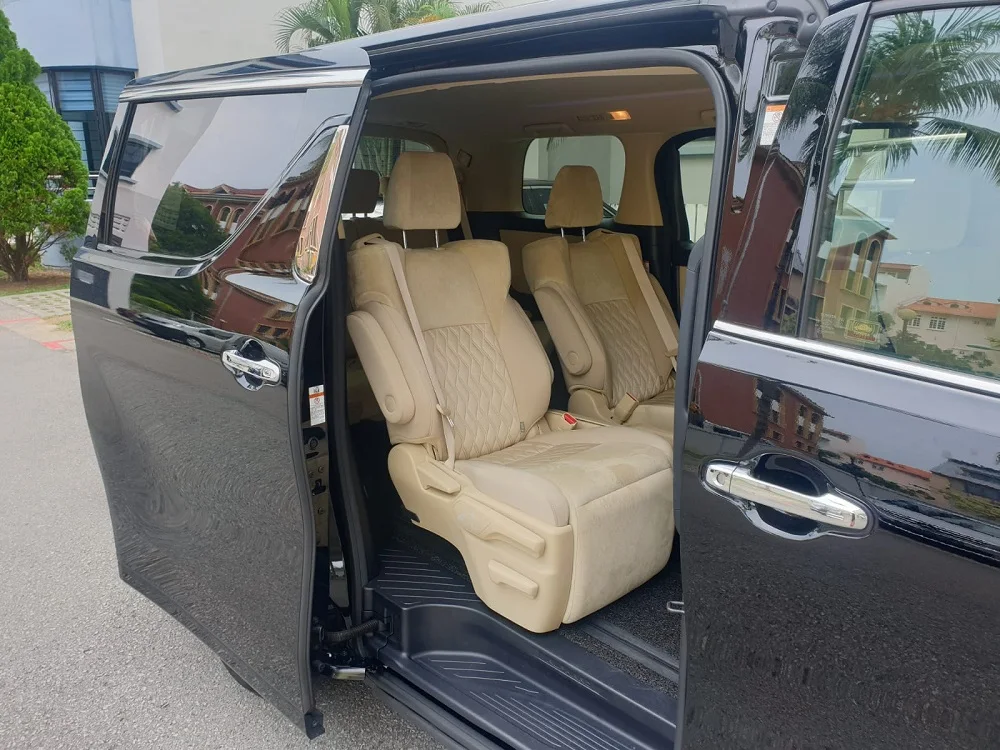 
Luxury Multi Purpose Vehicle Alphard/Velfire With 1 Driver and 5 Pax 
