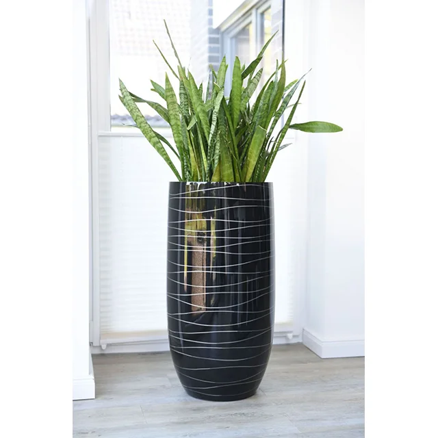 
IHD004 - Lacquer hand-painted planter for living room decoration and present in fiber glass materials 