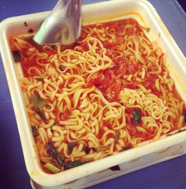 Высокого качества с принтом «Yummy» лапша вкусные Gau сделать лапши быстрого