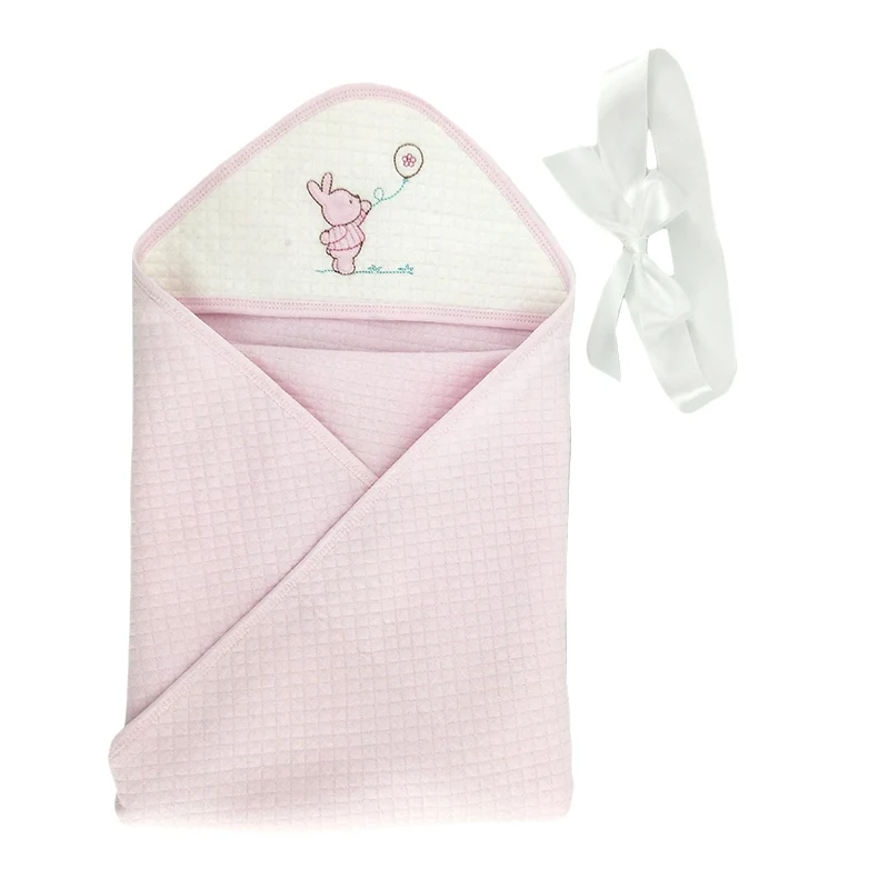 2021 Soft High Quality moving hooded quilt for infant  3-layer 255g 100% Cotton Baby animal hooded blanket with cute pattern