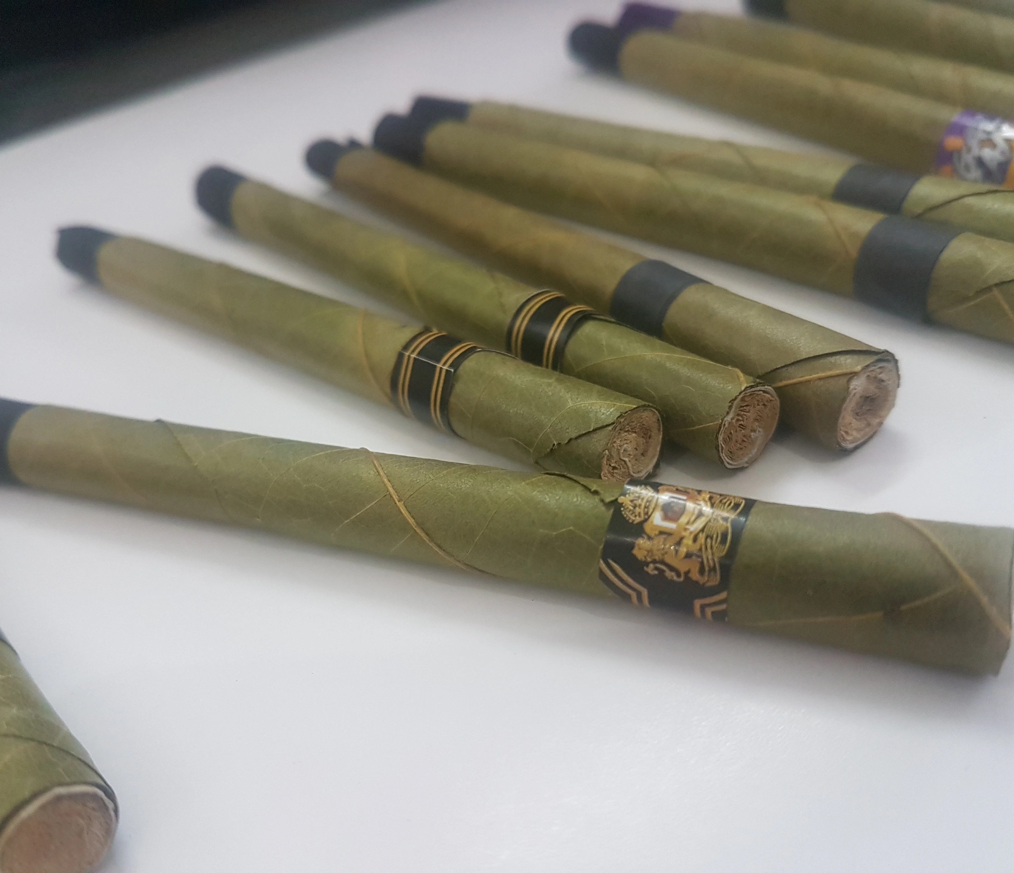 Супер медленно горящий лист, предварительно рулоны зеленого золота, гималайские Пальмовые Листья, предварительно свернутые конусы, ароматизированный лист, требуется дистрибьютор