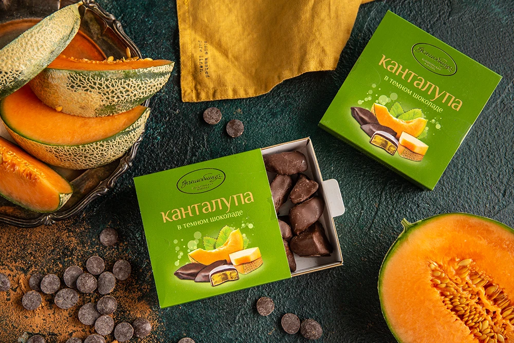 
High quality cantaloupe in dark chocolate candies 