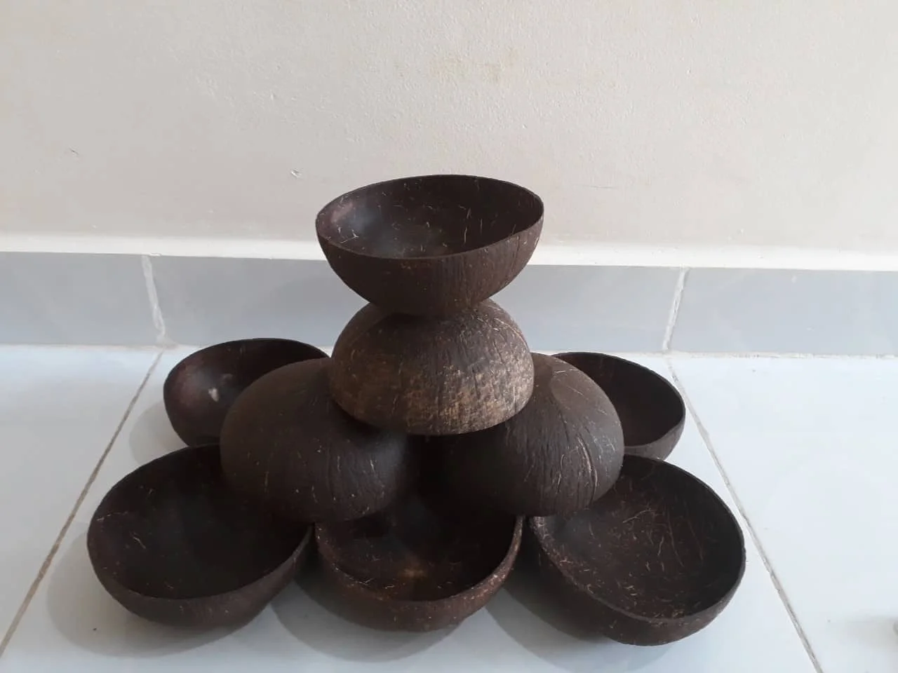 Best Selling Eco-Friendly Lacquered Coconut Wood Bowl and Spoon Set Custom Logo for Salads or Fruit PC Material Box Packed