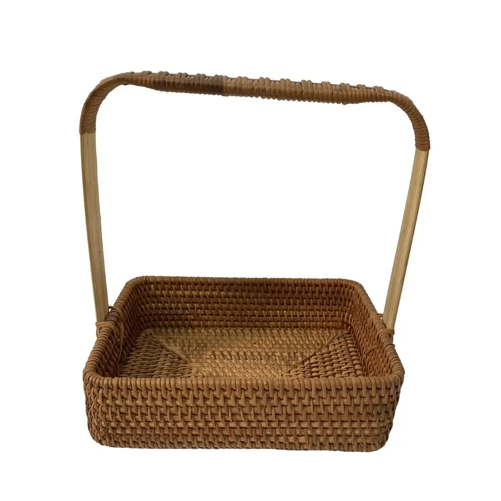 Wicker Hamper Basket Eco friendly Christmas Hamper Basket Sustainable Rattan Basket with Handle for Storage Food Drink