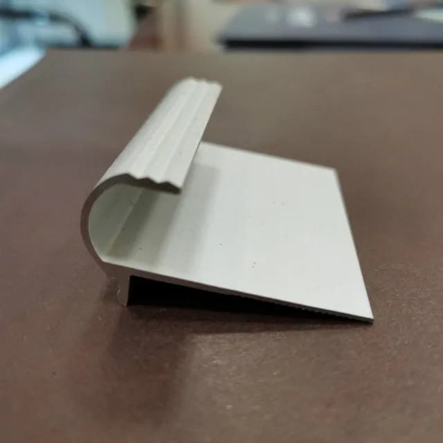  Различные размеры нескользящий ламинатный пол алюминиевая лестница скидка