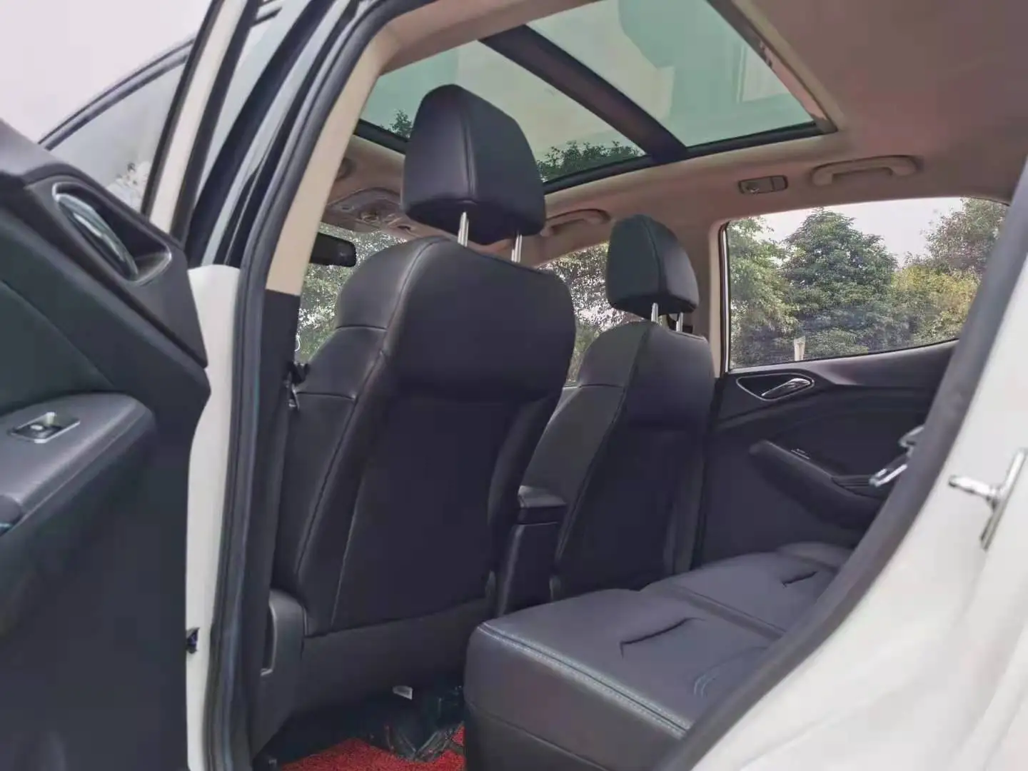  B.Y.D Yuan(S1) 535 новогодний автомобиль 2020 года дальность NEDC 410 км. Аккумулятор NCM