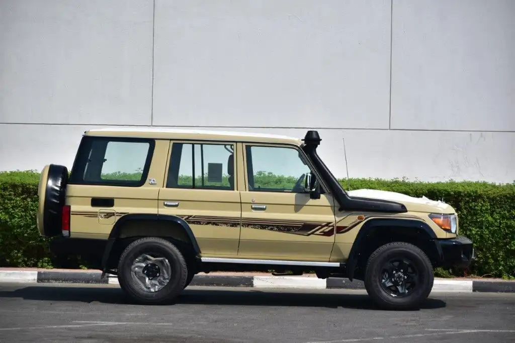 2022 MODEL LAND CRUISER 76 HARDTOP LX LIMITED V8 4.5L TDSL 4WD 5 SEAT MANUAL