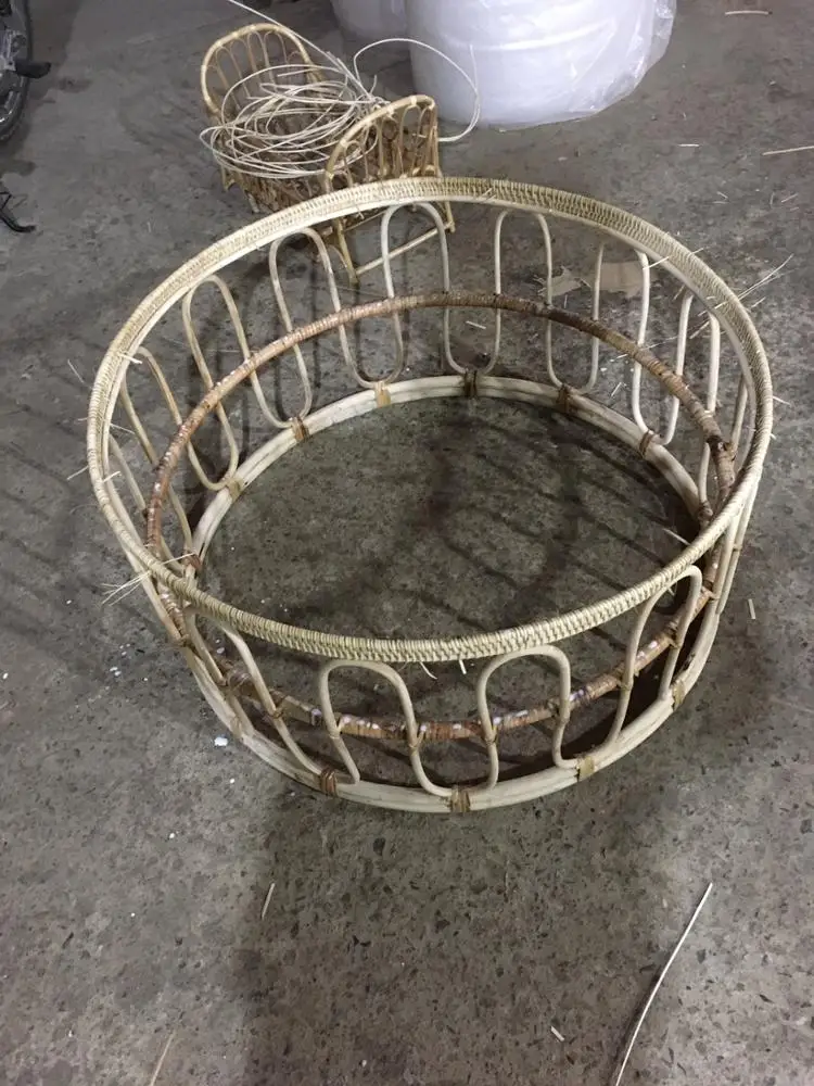 Красивый ротанговый журнальный столик из Вьетнама