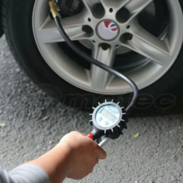 Pneumatic Electric Inflator Gun Vehicle Tool Motorcycle Tyre Digital Pressure Gauge