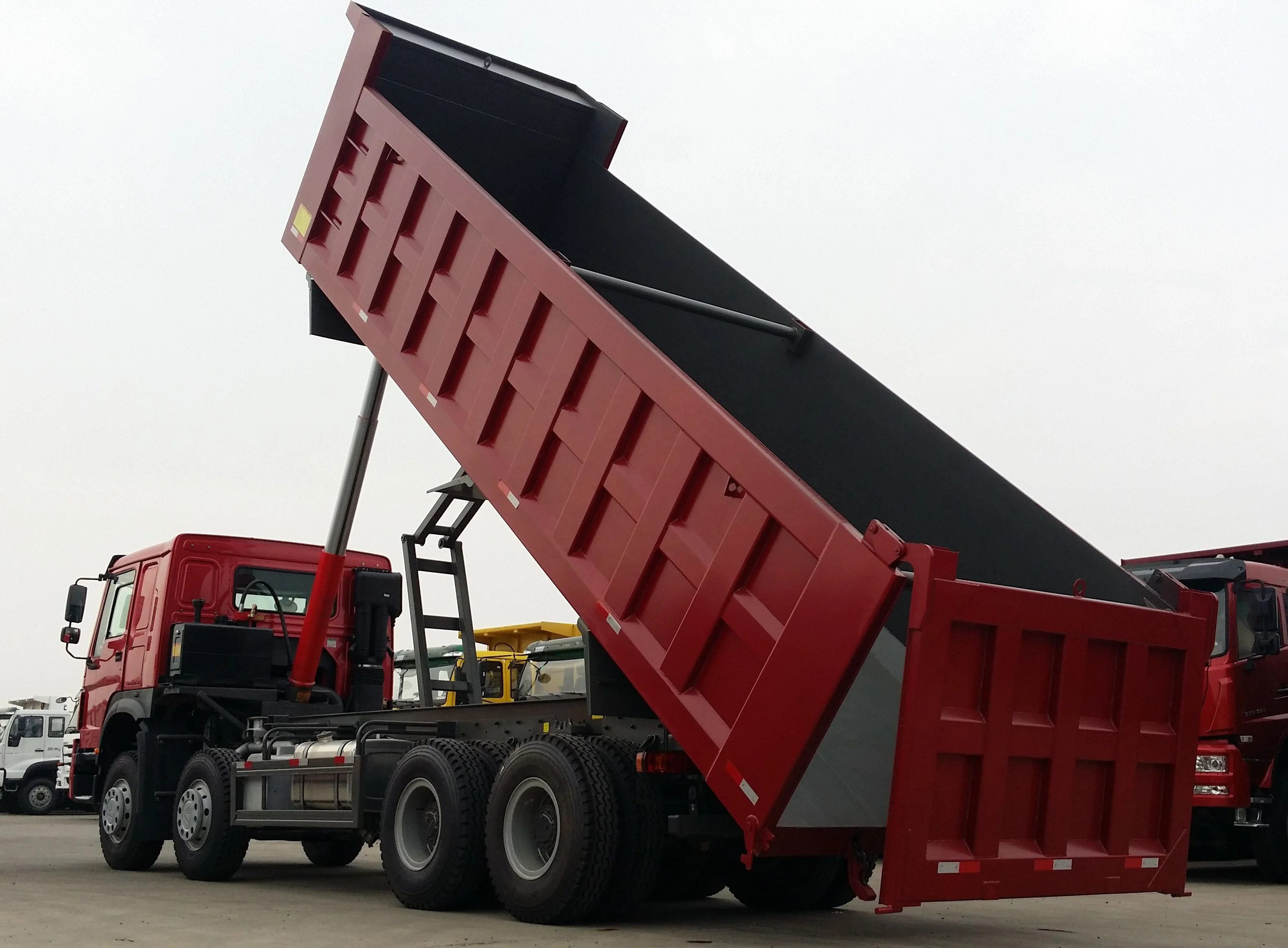 Sinotruk  Howo Factory 8x4  50 ton mining Dumper Truck Price 12 wheeler dump truck for sale