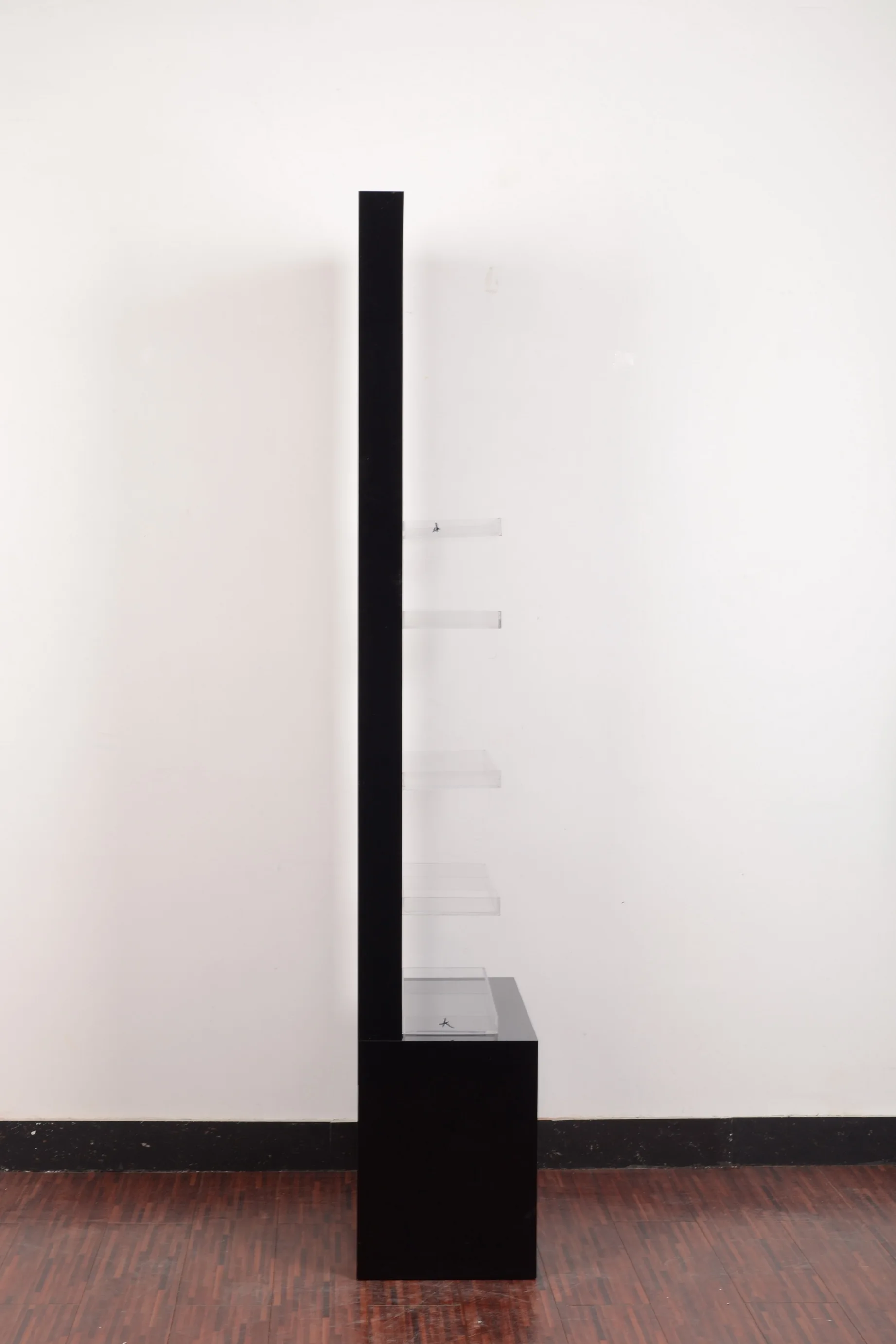 Cheap Price Clear Acrylic Make Up Display Stand Cosmetic Display Stand