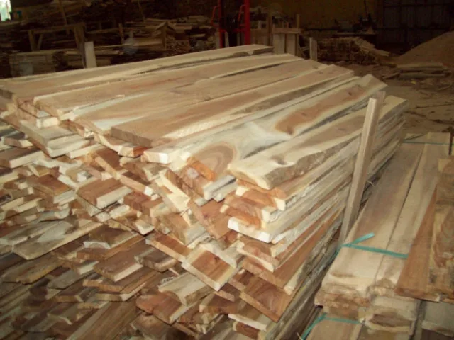 BEST PRICE ACACIA SAWN TIMBER FOR PALLET IN VIETNAM