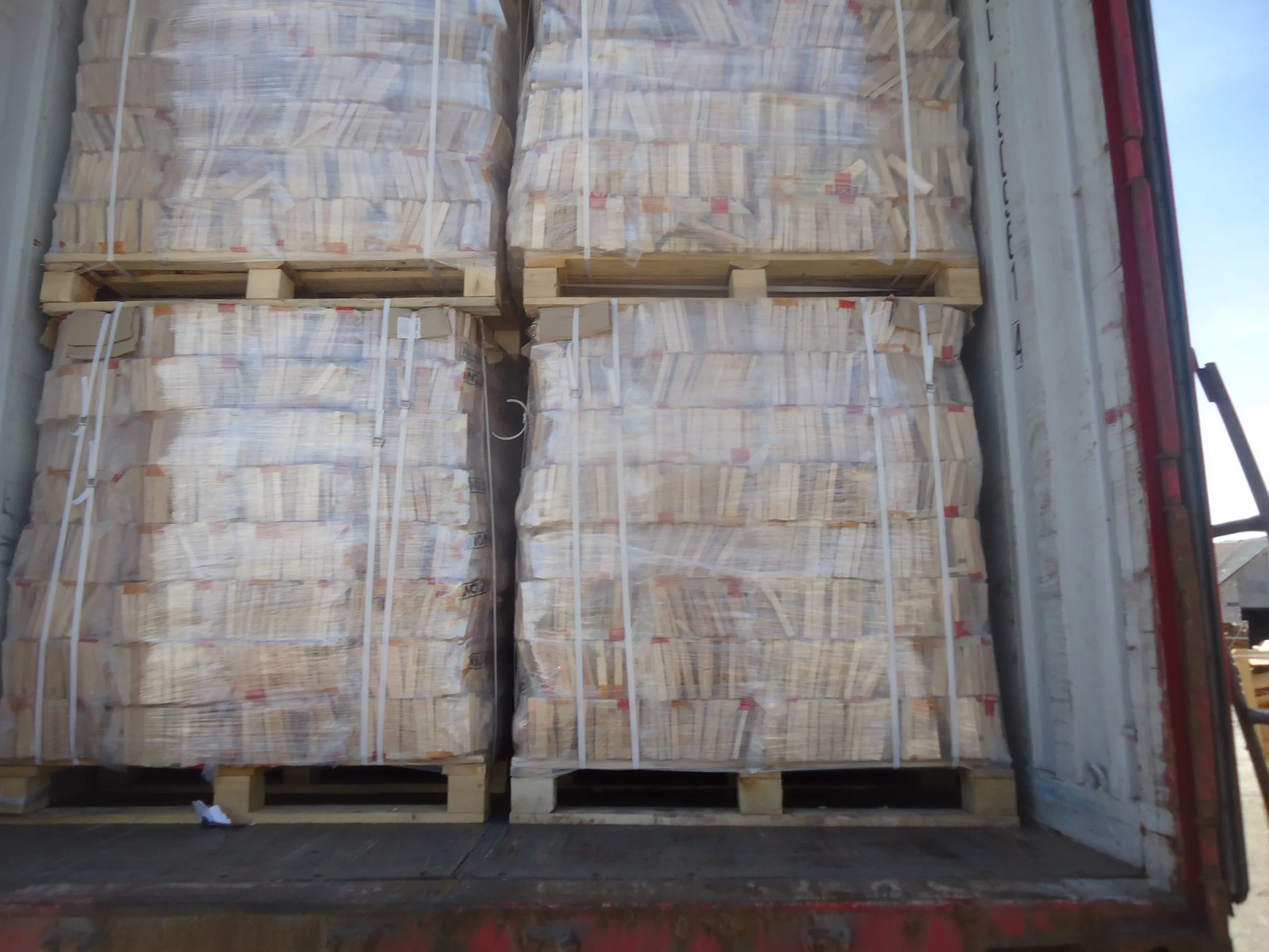 
Kindling sticks in bags 