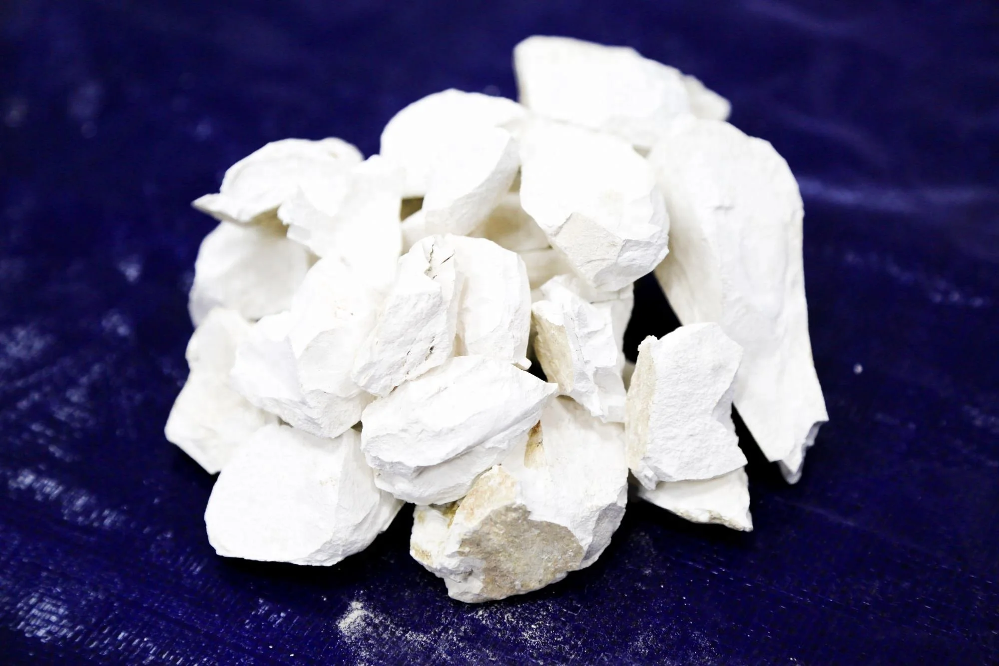 Quicklime CaO min 90% Vietnam lime products