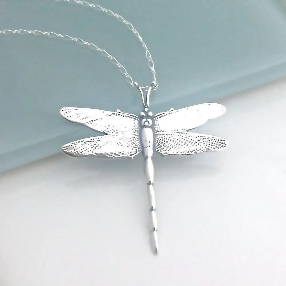 Metal Matrrial Dragonfly Wall Hanging For Home Decoration Items