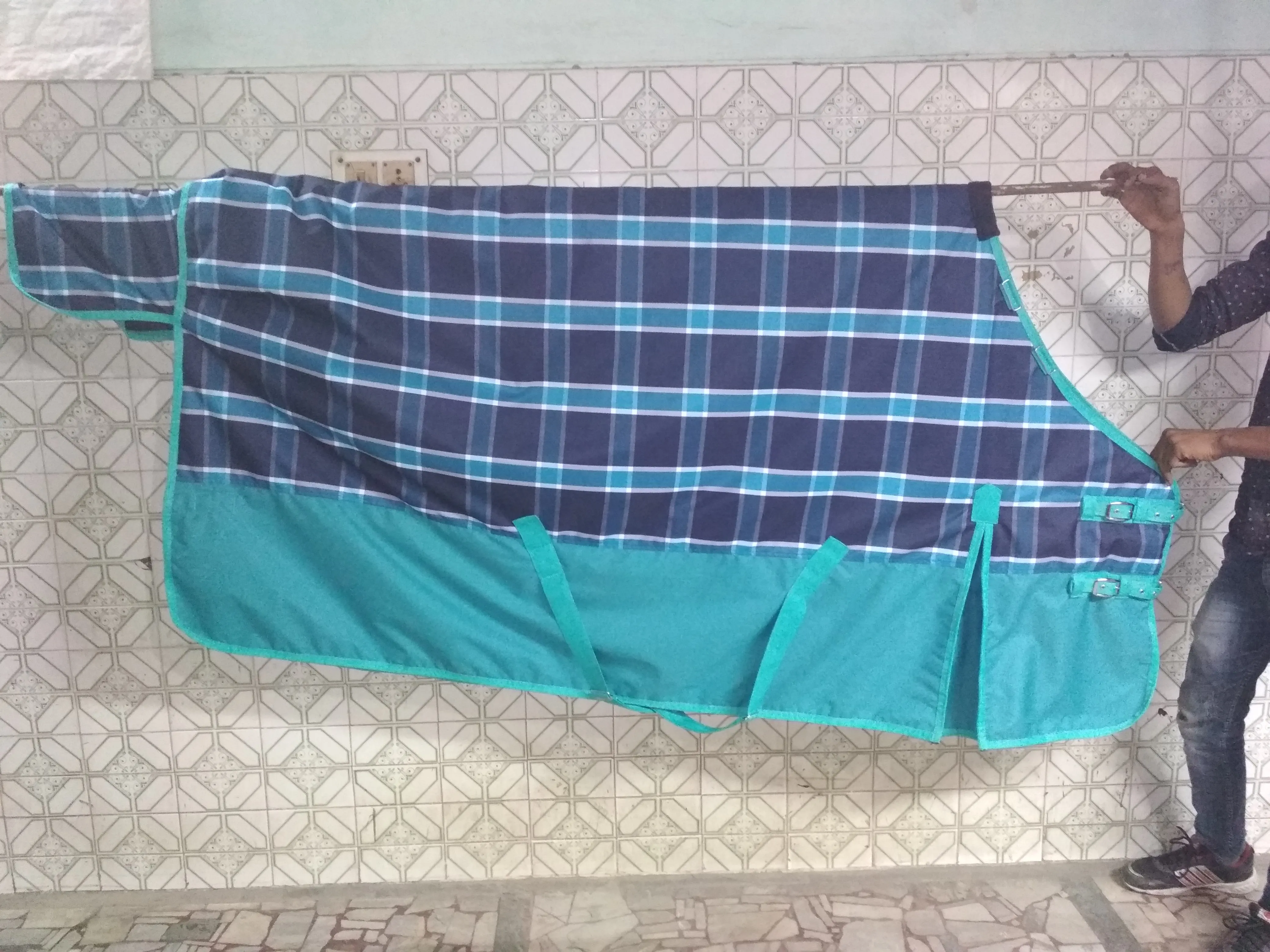 
1680D Turnout Horse Winter Rug 