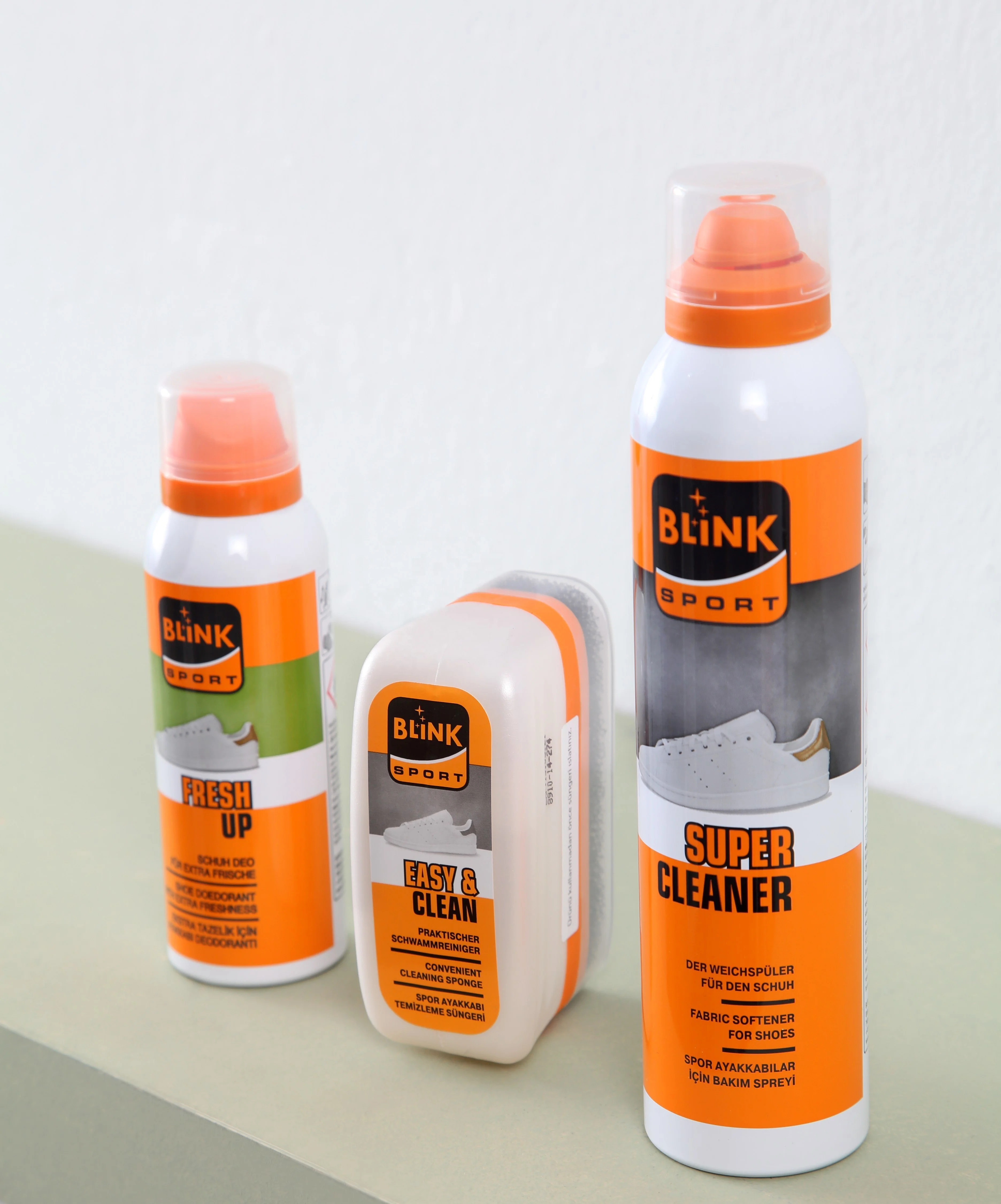 
SUPER CLEANER FOR ALL LEATHERS, SYNTHETIC, TEXTILES SPORT SHOES 