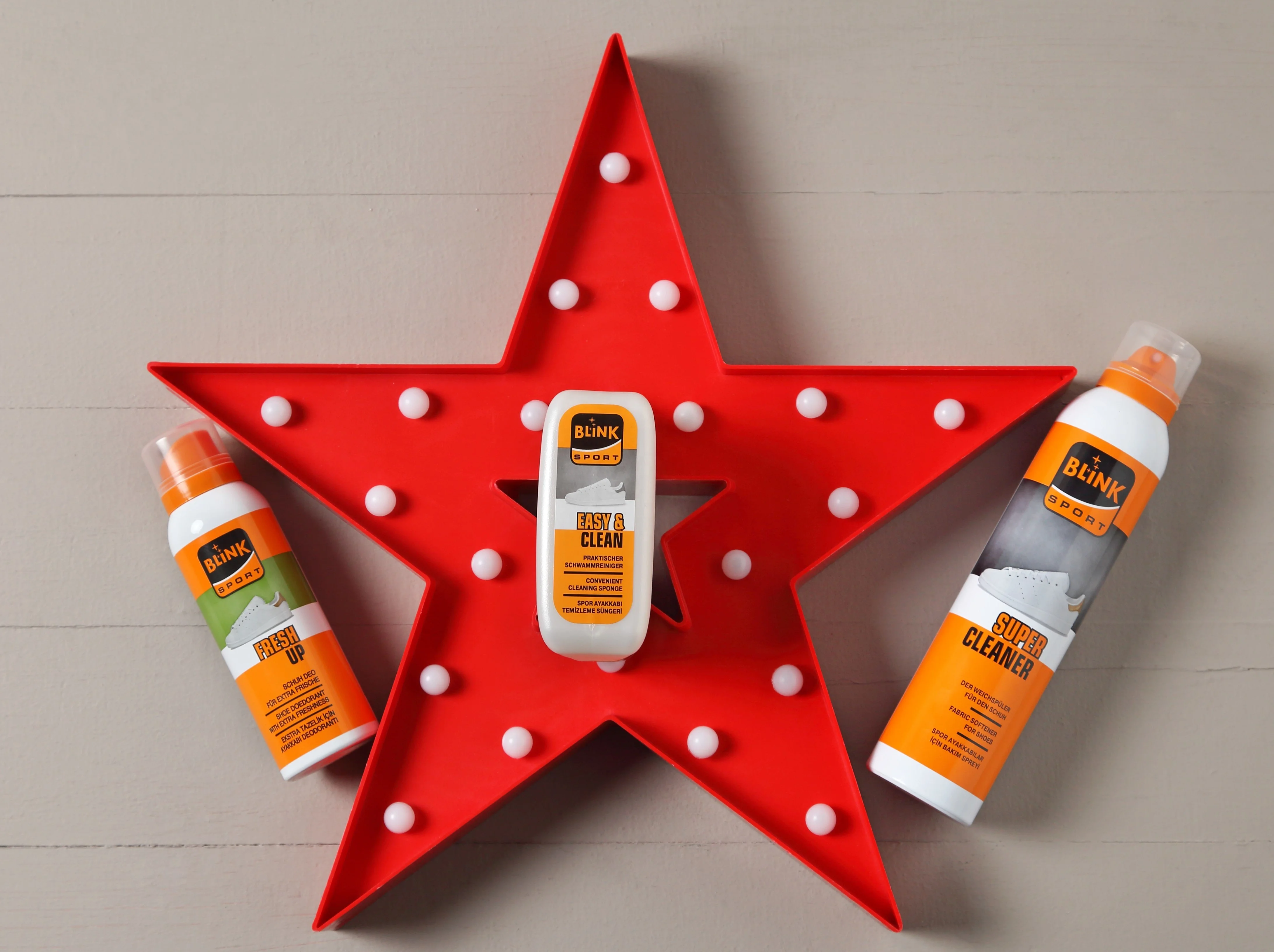 
SUPER CLEANER FOR ALL LEATHERS, SYNTHETIC, TEXTILES SPORT SHOES 