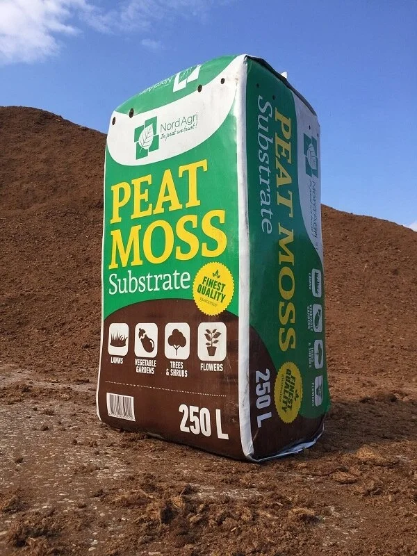Professional peat moss substrate for plants with high nutrition requirements
