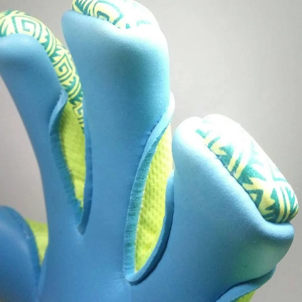 Latest stylish wholesale goalkeeper gloves professional