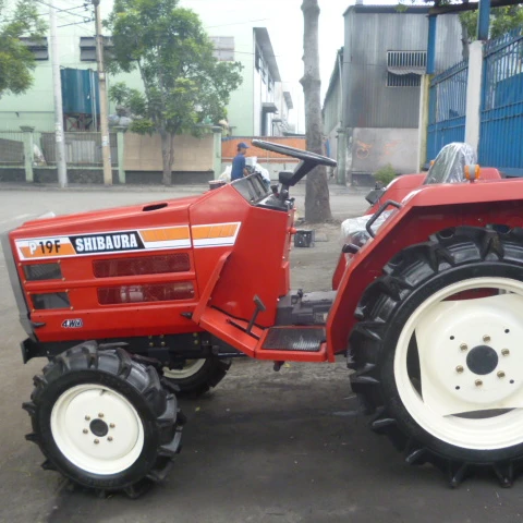 Восстановленный японский сельскохозяйственный трактор 4 WD P19F SHIBAURA
