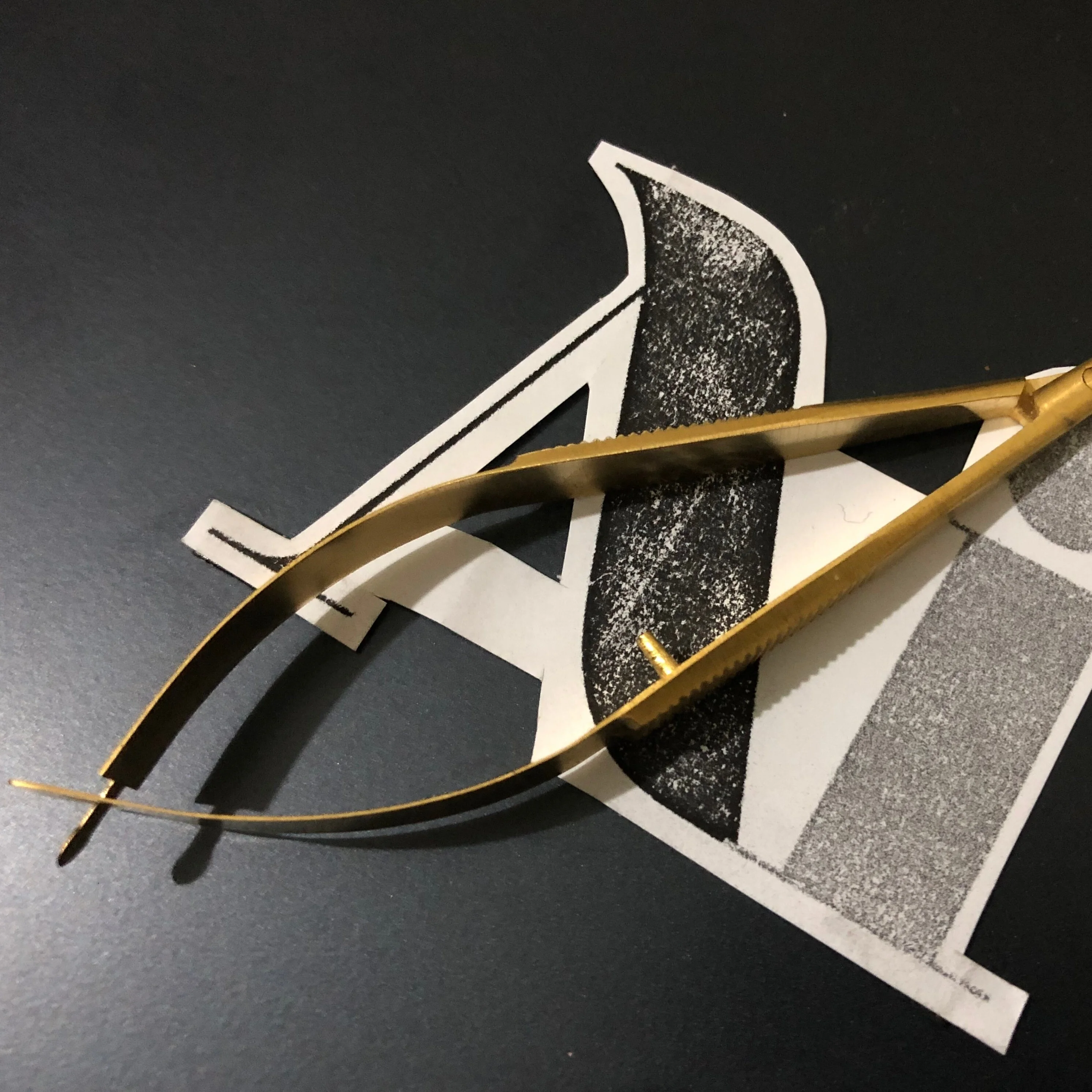 Hot Selling Gold-Coated Eyelash Extension Spring Scissors Curved Blade Cuticle Scissor Sustainable Stainless Steel Private Logo