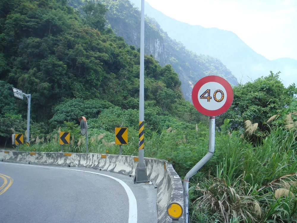 Solar LED Speed Limit Flashing Warning Sign with Speed Sensor