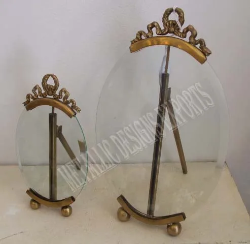 Best Collection Simple Metal Brass Picture Frame Exclusive for Weddings and Decorative Purpose and Elegant with Glass Material