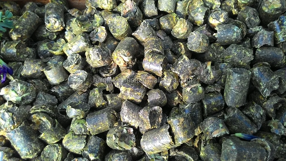 
Alfalfa pellets and lucerne hay for feeding farm animals 