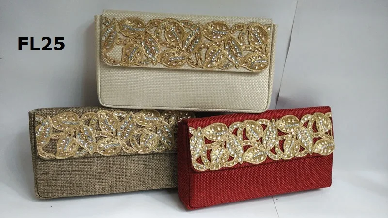 Женский вечерний клатч с вышивкой в виде полумесяца