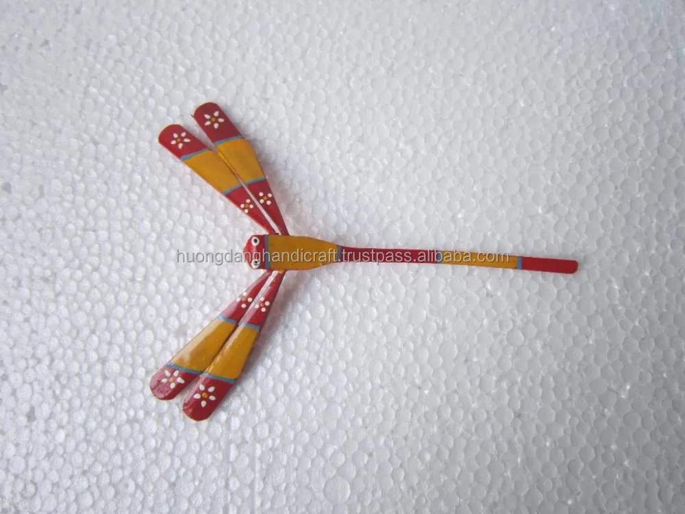  Разноцветные бамбуковые сбалансированные стрекозы Вьетнам