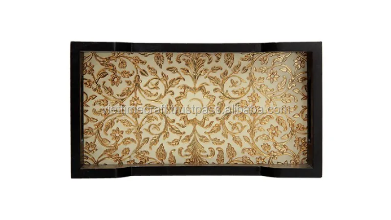 Lacquer serving tray with unique design