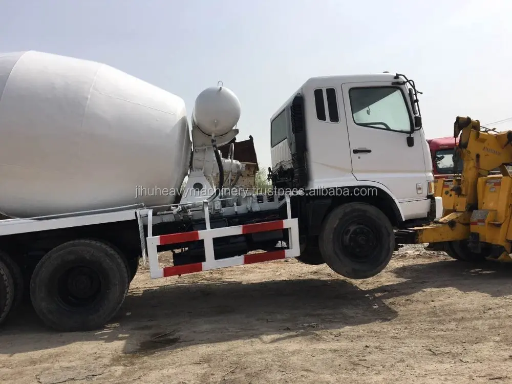 used japan made mitsubishi fuso 6D24 concrete mixer truck for sale