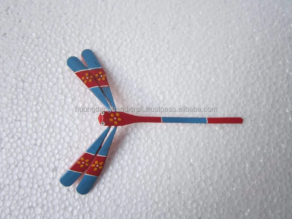  Разноцветные бамбуковые сбалансированные стрекозы Вьетнам