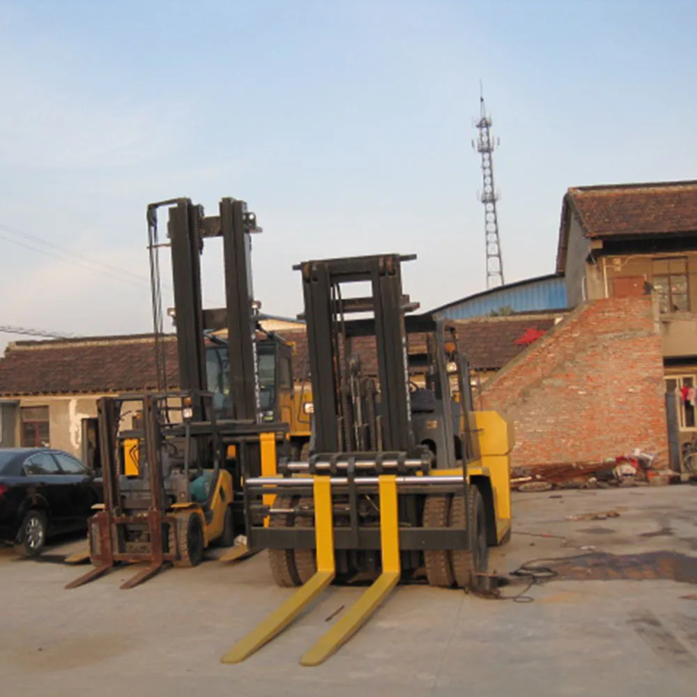 Used Komatsu FD100-7 Forklift, 10 ton cheap forklift on sale in Shanghai