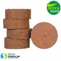 Coir peat obtained from 100% fairtrade coconut husk used for plant growth medium for plants and farms