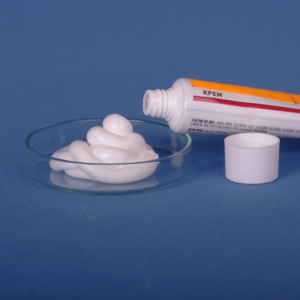 
 Обезболивающий крем, содержащий эфирные масла и метилсульфонилметан  