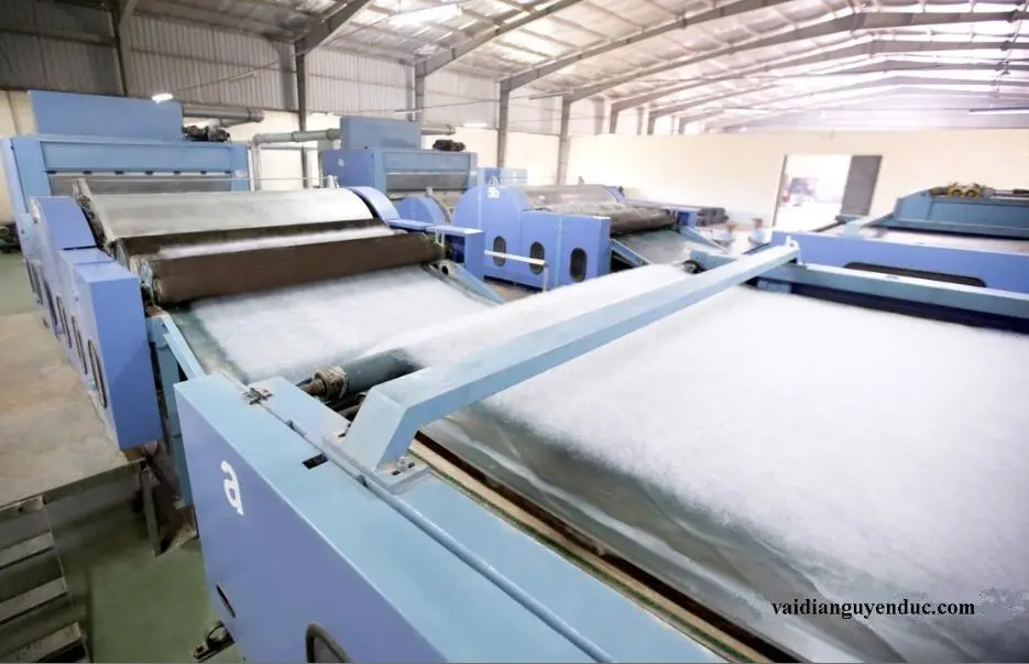 410 g/m2 white pet polyester/ polypropylene needle punched nonwoven geotextile fabric - Made in Viet nam