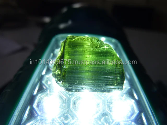 Зеленый натуральный турмалин