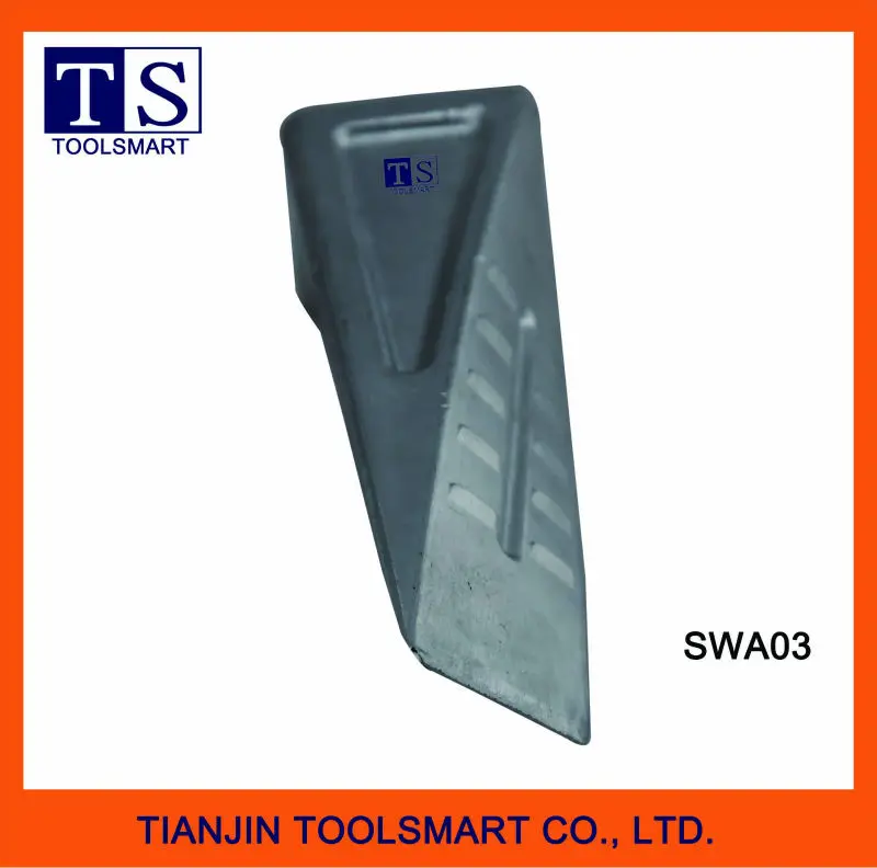 Competition axe head with wedge